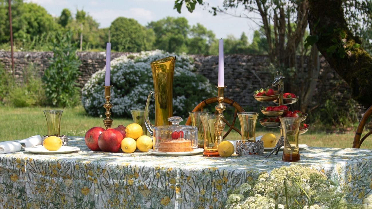 How to use antiques in your summer tablescape
