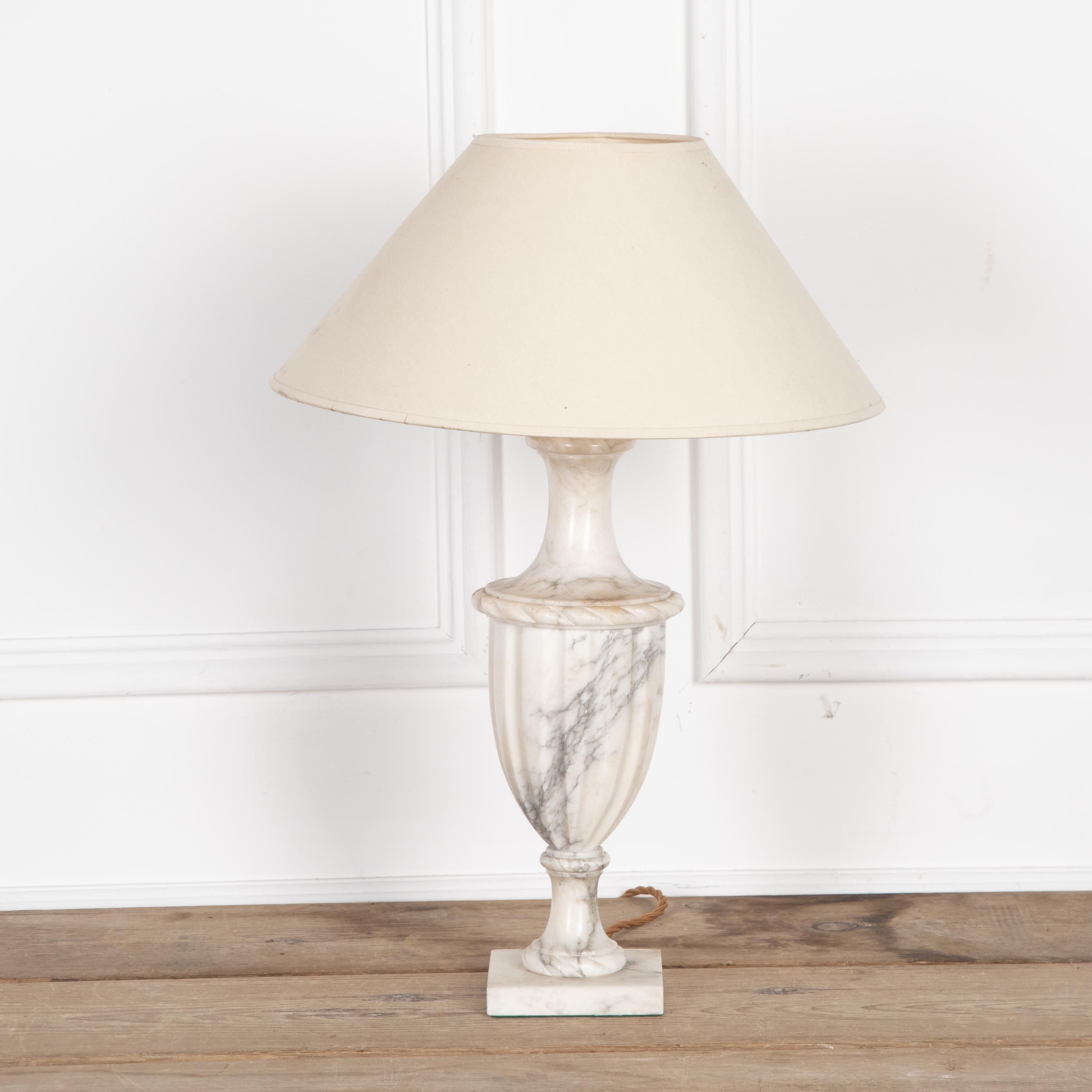 Polished Small head Lumina フランス アンティーク 20th Century Fluted Marble Table Lamp - LT3627296 | Lorfords