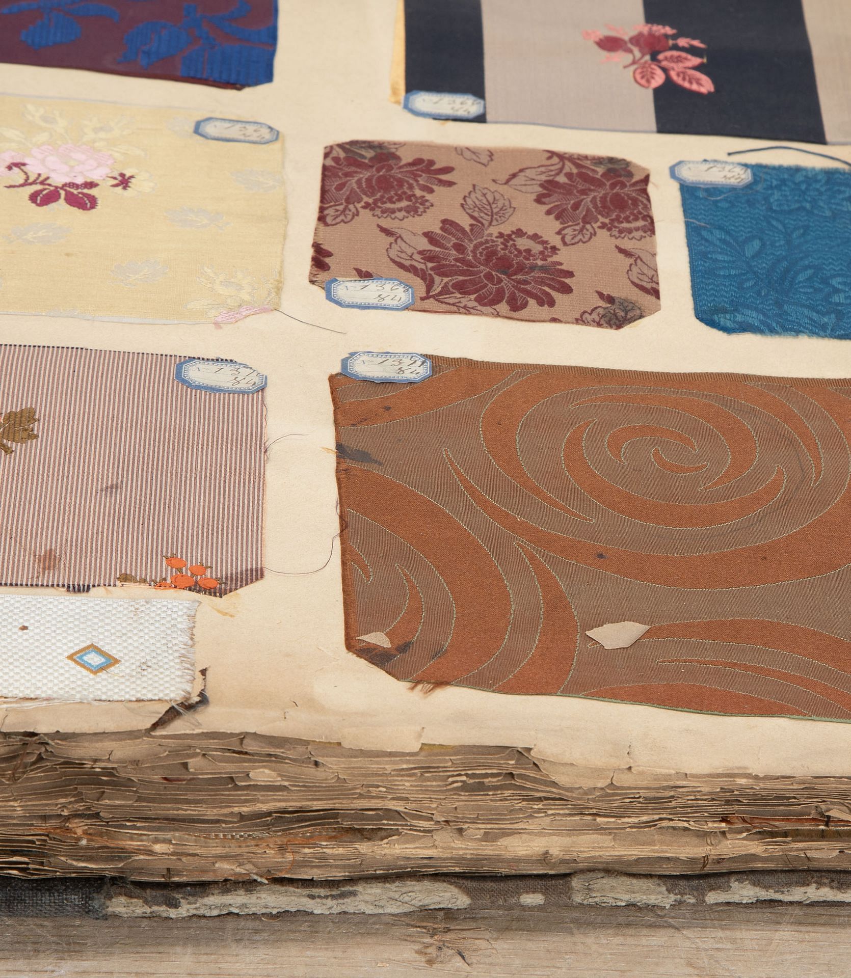 洋書　FRENCH TEXTILES Pattern Sample Book Antique French Woven Fabric Document