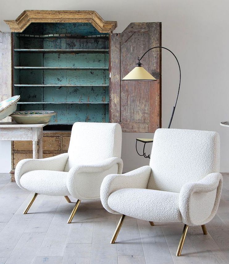 Pair of Contemporary Armchairs CH4635436