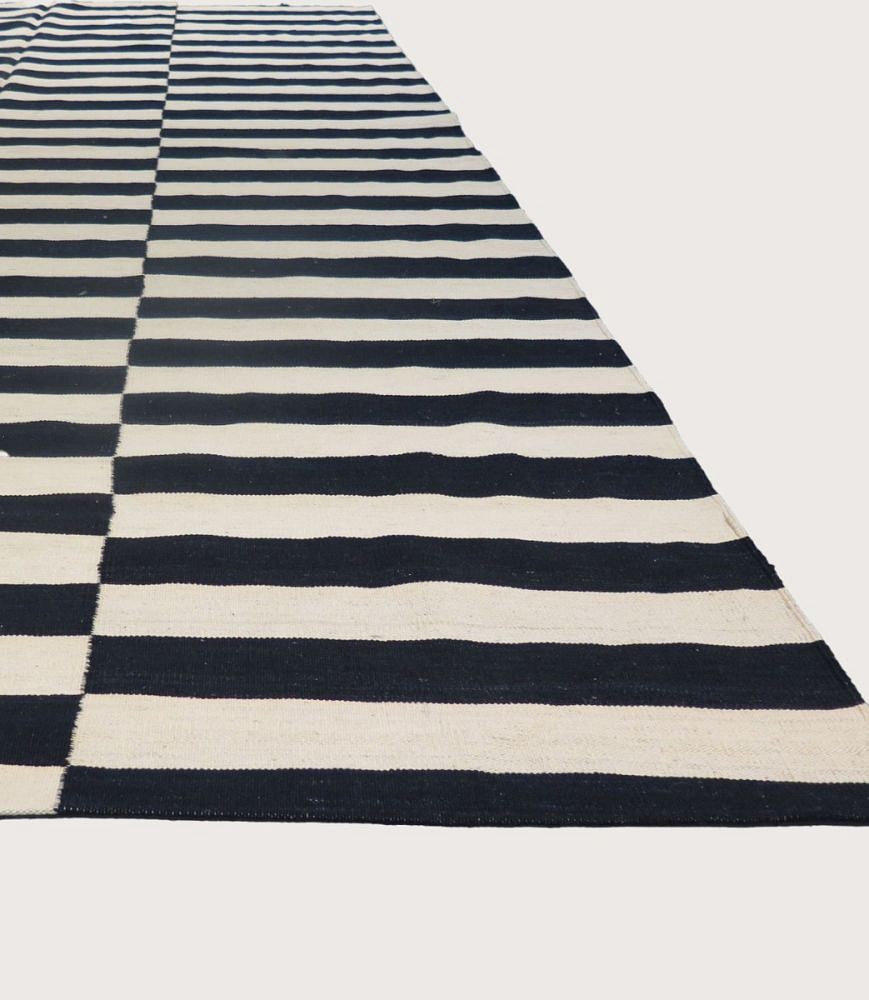 Contemporary Handwoven Shahsavan Kilim RT4941941