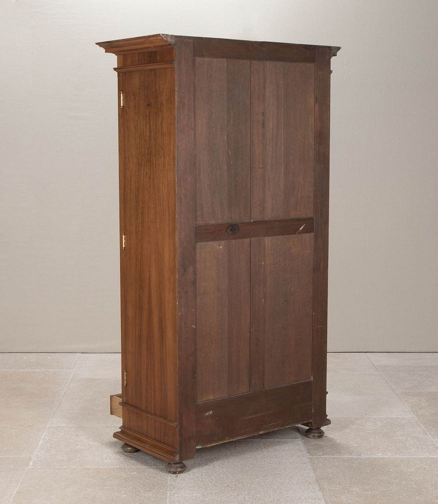 Small Late 19th Century Walnut Bookcase BK8543031