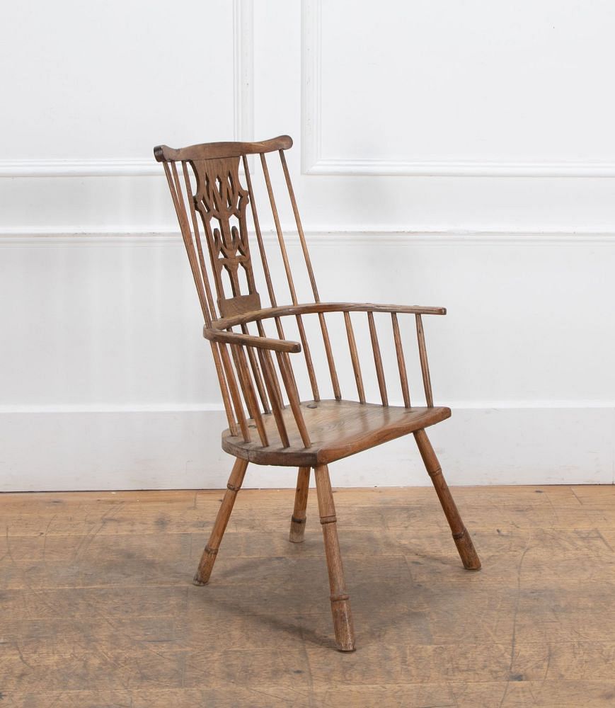 18th Century Comb Back Windsor Chair CH5532247