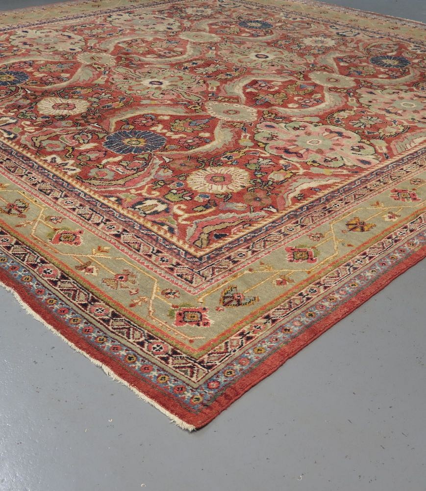 20th Century Square Format Mahal Carpet RT4937967