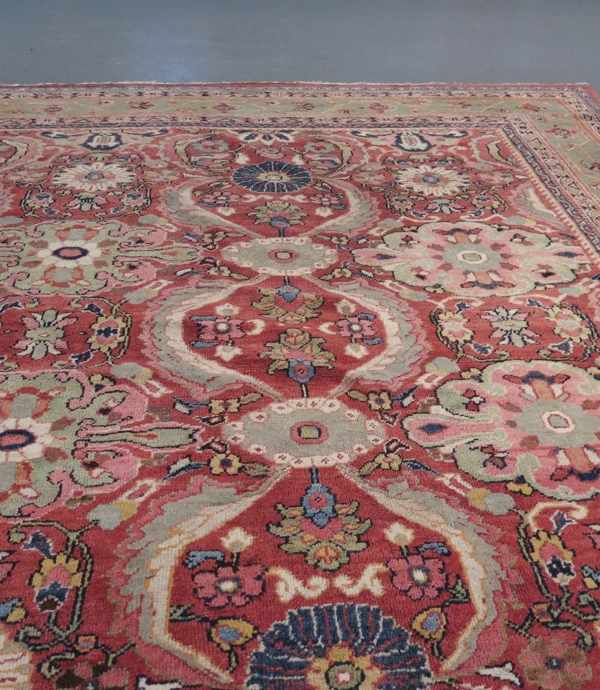 20th Century Square Format Mahal Carpet RT4937967