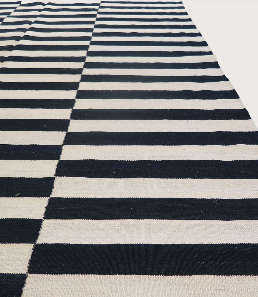 Contemporary Handwoven Shahsavan Kilim RT4941941