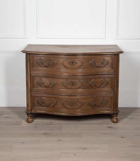 19th Century French Three Drawer Serpentine Commode CC4831267