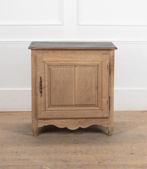 Small 20th Century French Oak Cupboard BU3641161