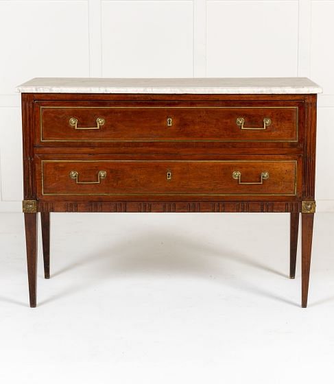 18th Century French Mahogany Commode CC0642841