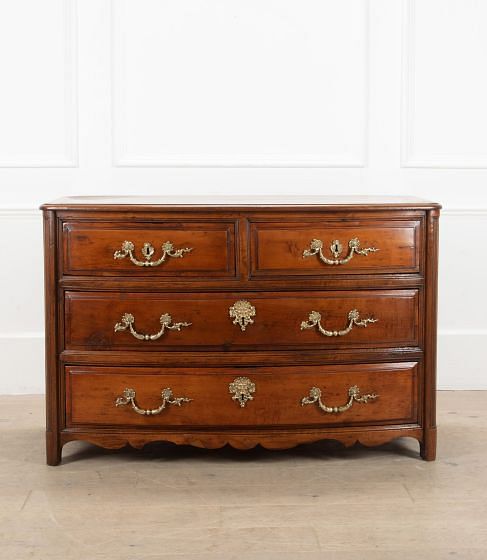 18th Century French Provençal Bow Front Commode CC5239939