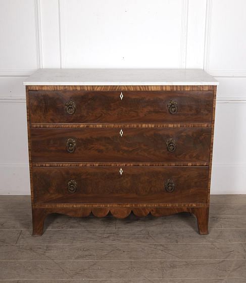 19th Century French Mahogany Commode CC8421736