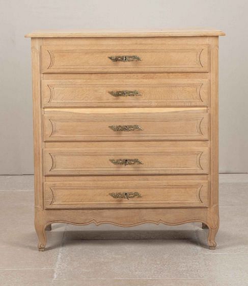 Small Early 20th Century French Scrubbed Oak Chest of Drawers CC8543029