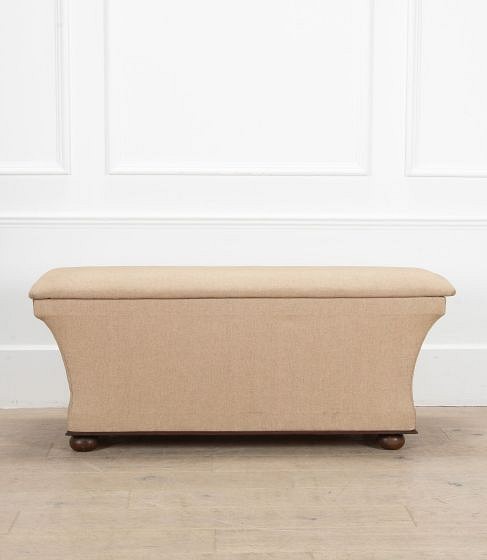 Large English Victorian Ottoman CH0538689