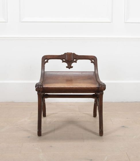 English 19th Century Gothic Oak Low Chair CH2937599