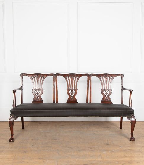 Large 20th Century English Mahogany Settee CH4336975
