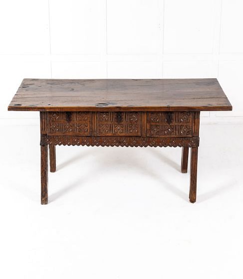 17th Century Spanish Walnut Table CO0633319