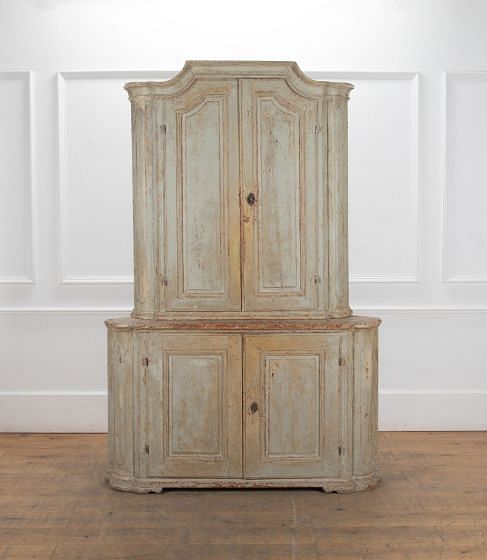 18th Century Swedish Rococo Period Corner Cabinet CU9040283