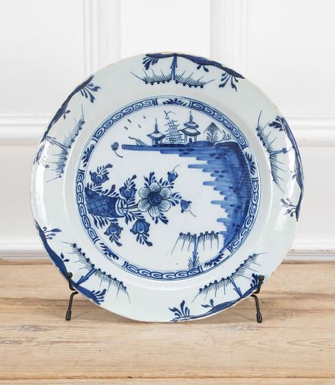 18th Century English Lambeth Blue and White Delft Charger DA3440421