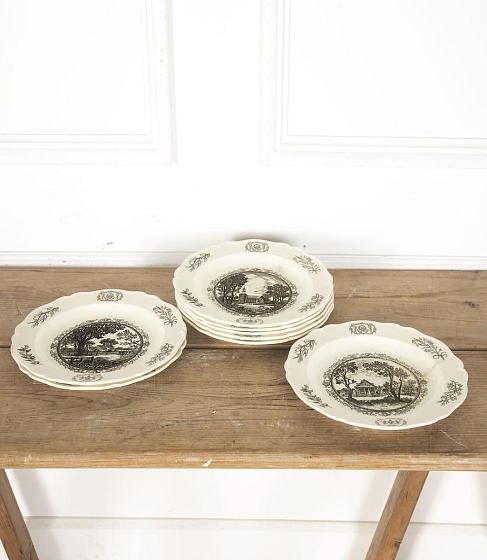 Set of Eight 19th Century Wedgwood Porcelain Dinner Plates DA3713115