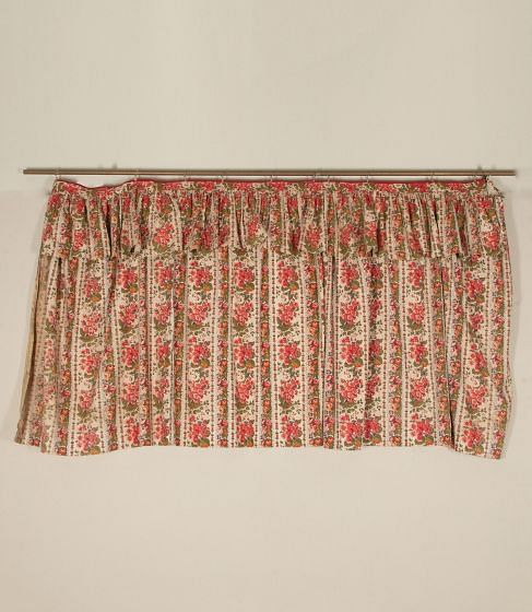 Pair of 20th Century French Souleido Curtains and Pelmet RT4243411