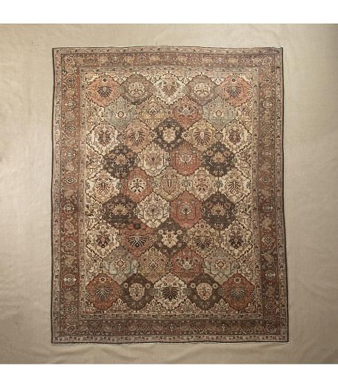 Large 20th Century Bakhtiar Carpet RT4920337