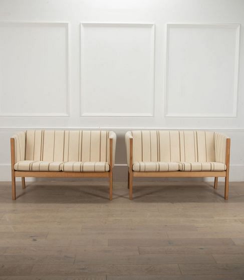 Pair of 20th Century Hans Wegner Small Sofas SB0541103