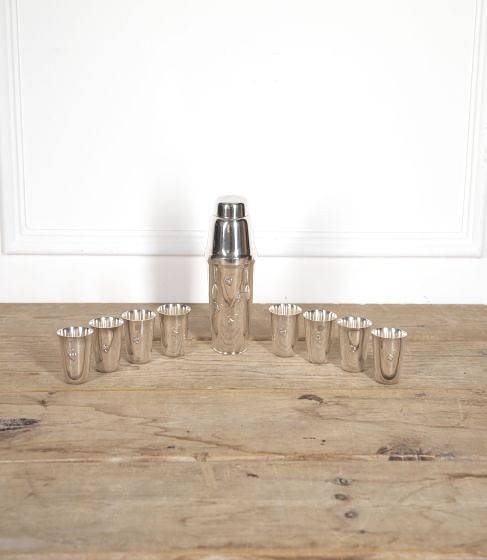 20th Century Art Deco Cocktail Shaker and Beaker Set DA1521652