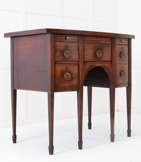 George III Mahogany Bow Fronted Sideboard CO0617136