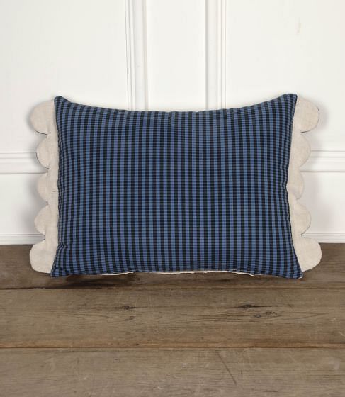 20th Century Plaid Cushion with Scalloped Edge RT9026537