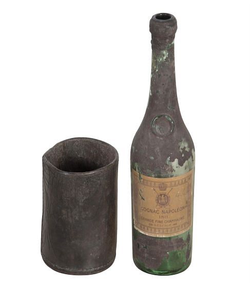 18th Century Bottle and Leather Stand DA367265