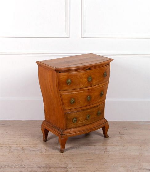 Fruitwood Bombe Commode CC0861967
