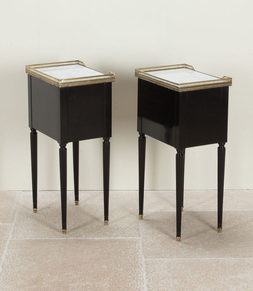 Pair of 20th Century French Three Drawer Ebonised Nightstands BD5242376