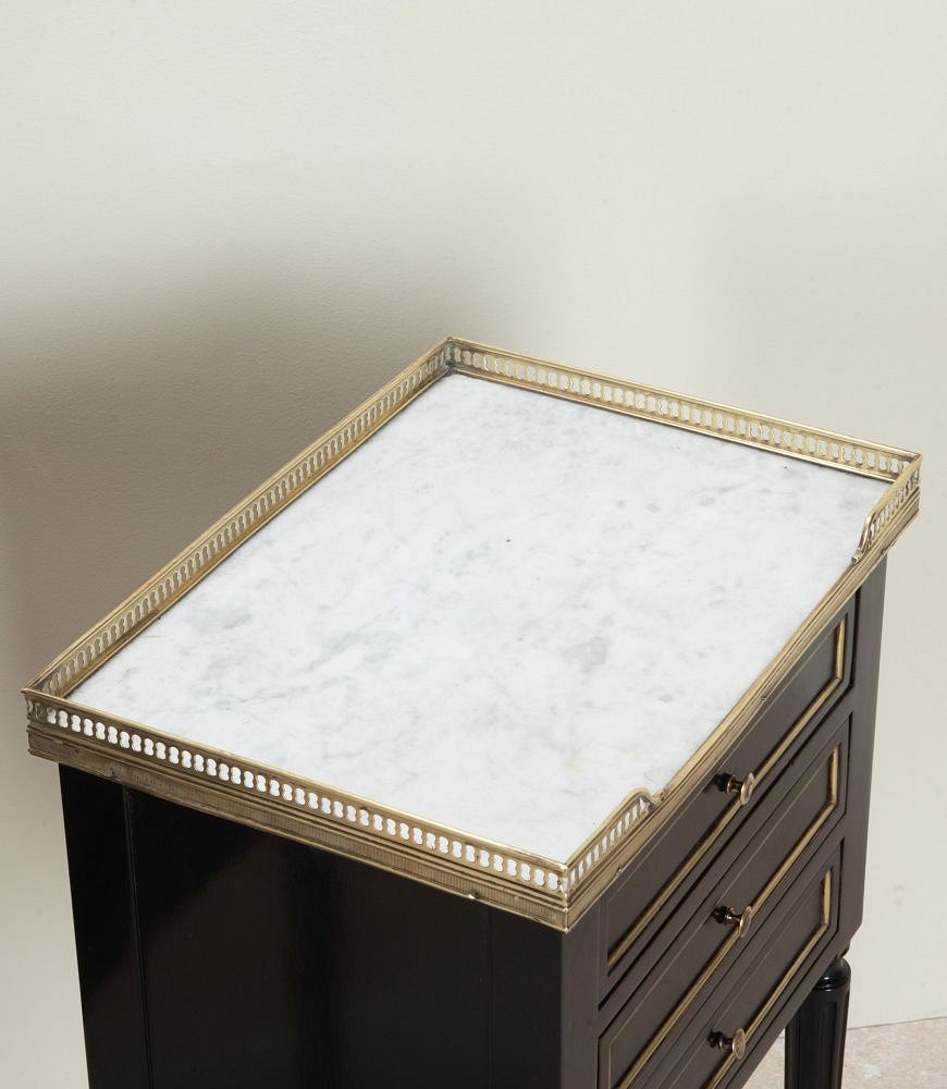 Pair of 20th Century French Three Drawer Ebonised Nightstands BD5242376