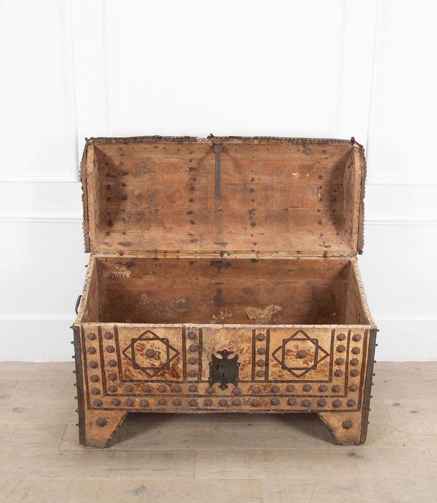 18th Century Spanish Trunk CB0139079