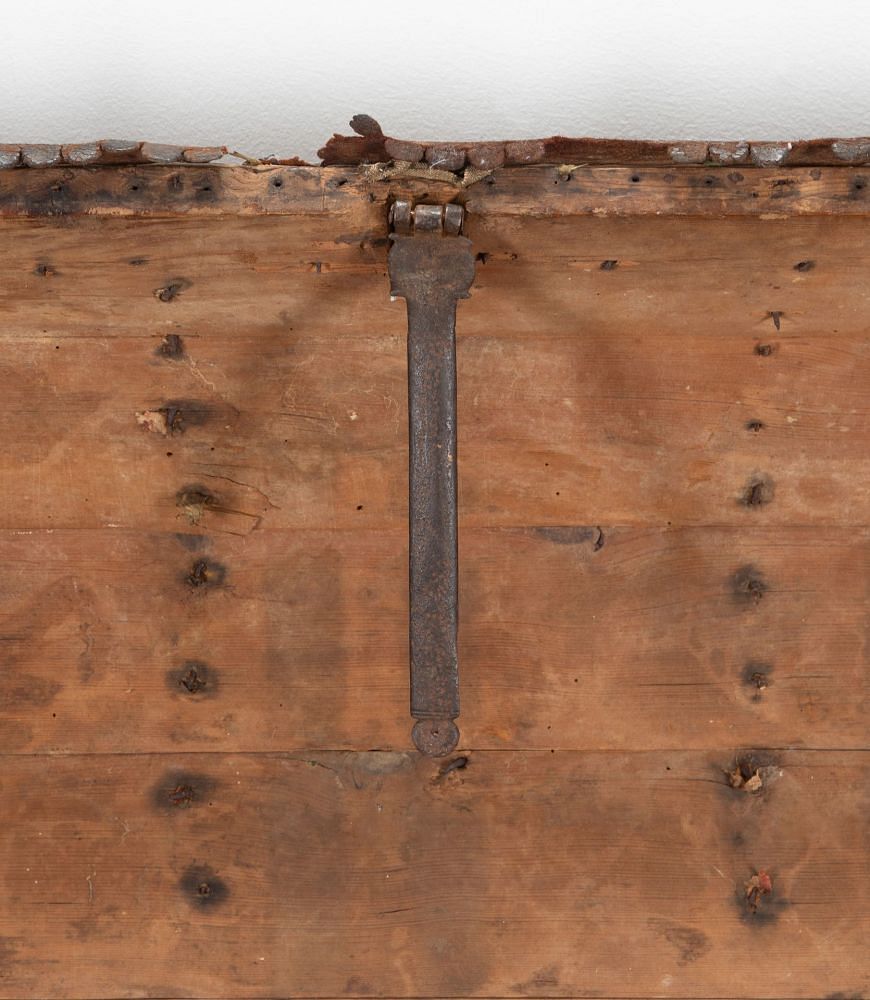 18th Century Spanish Trunk CB0139079