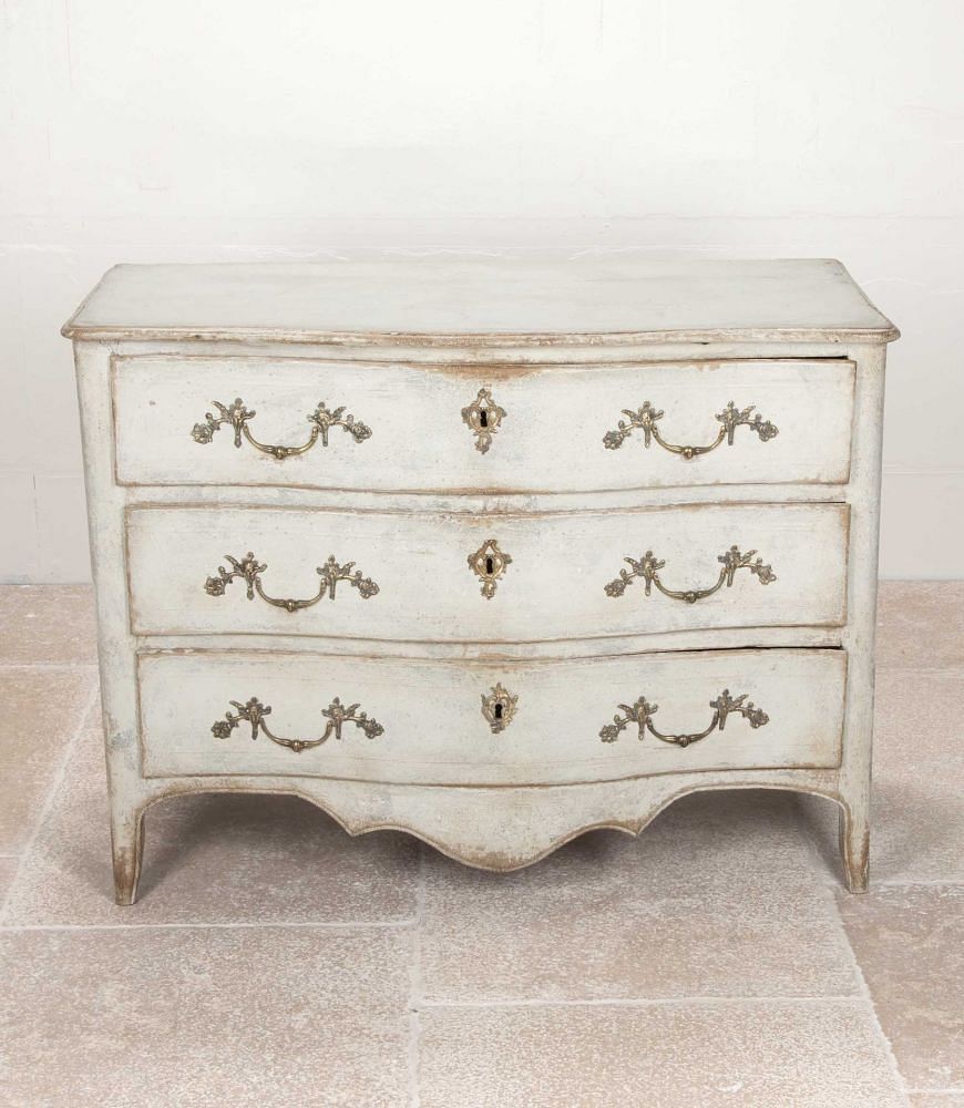 19th Century French Louis XV Style White Commode CC4441619