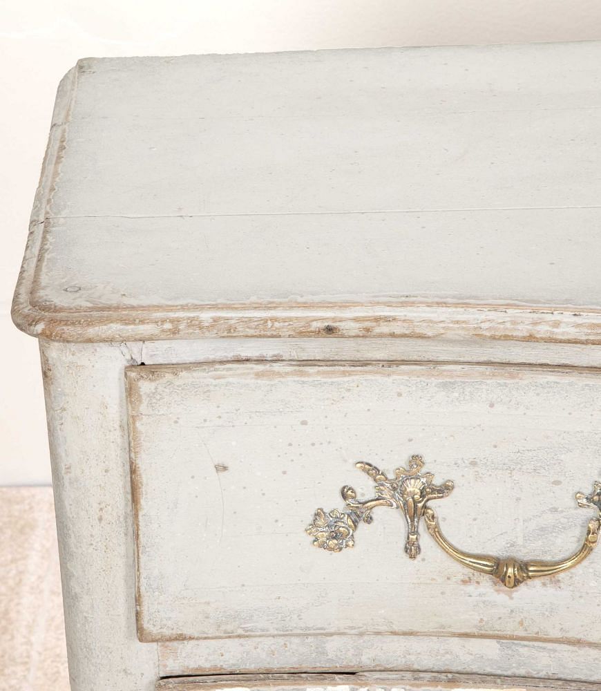 19th Century French Louis XV Style White Commode CC4441619