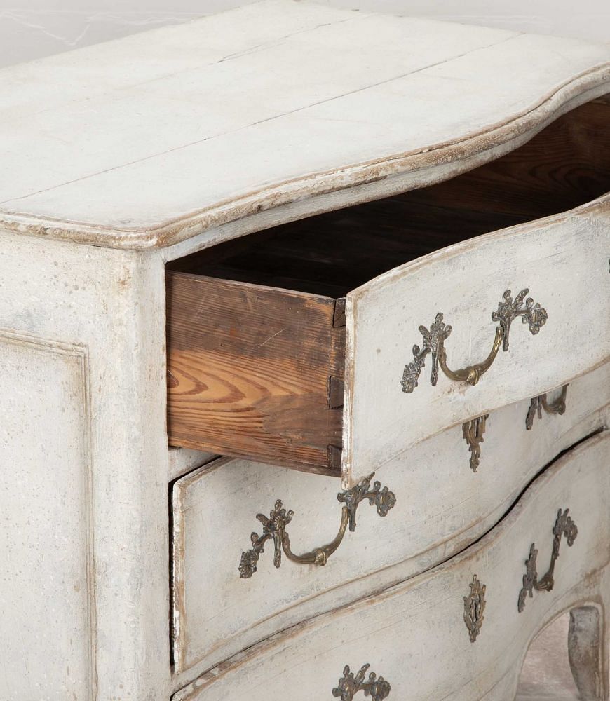 19th Century French Louis XV Style White Commode CC4441619