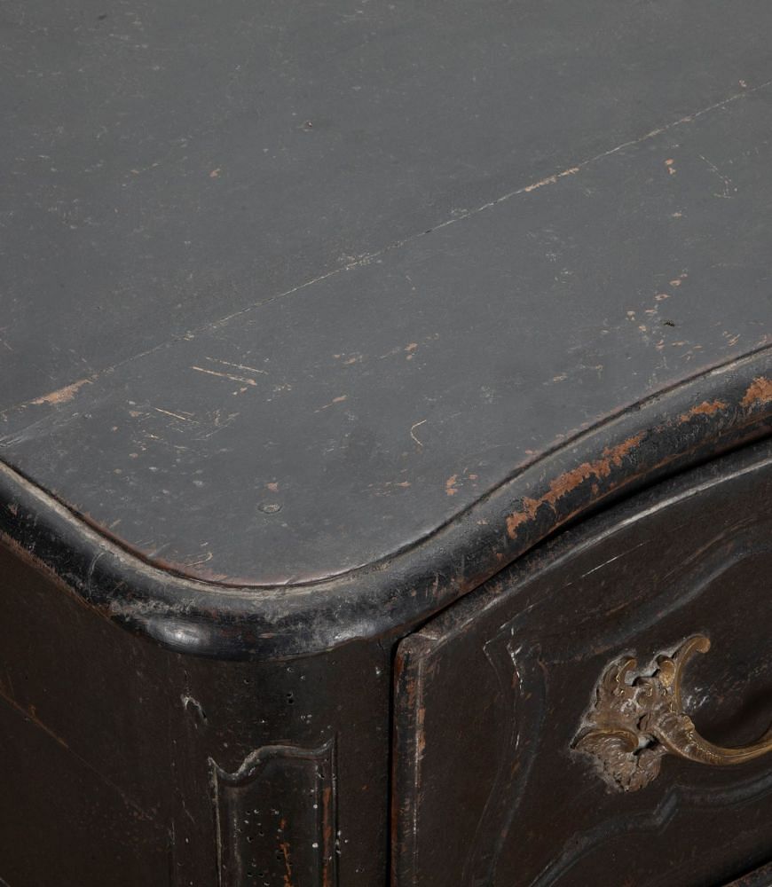 18th Century French Painted Oak Commode CC5641447