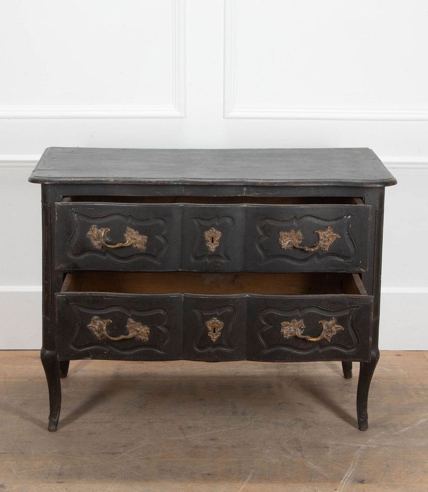 18th Century French Painted Oak Commode CC5641447