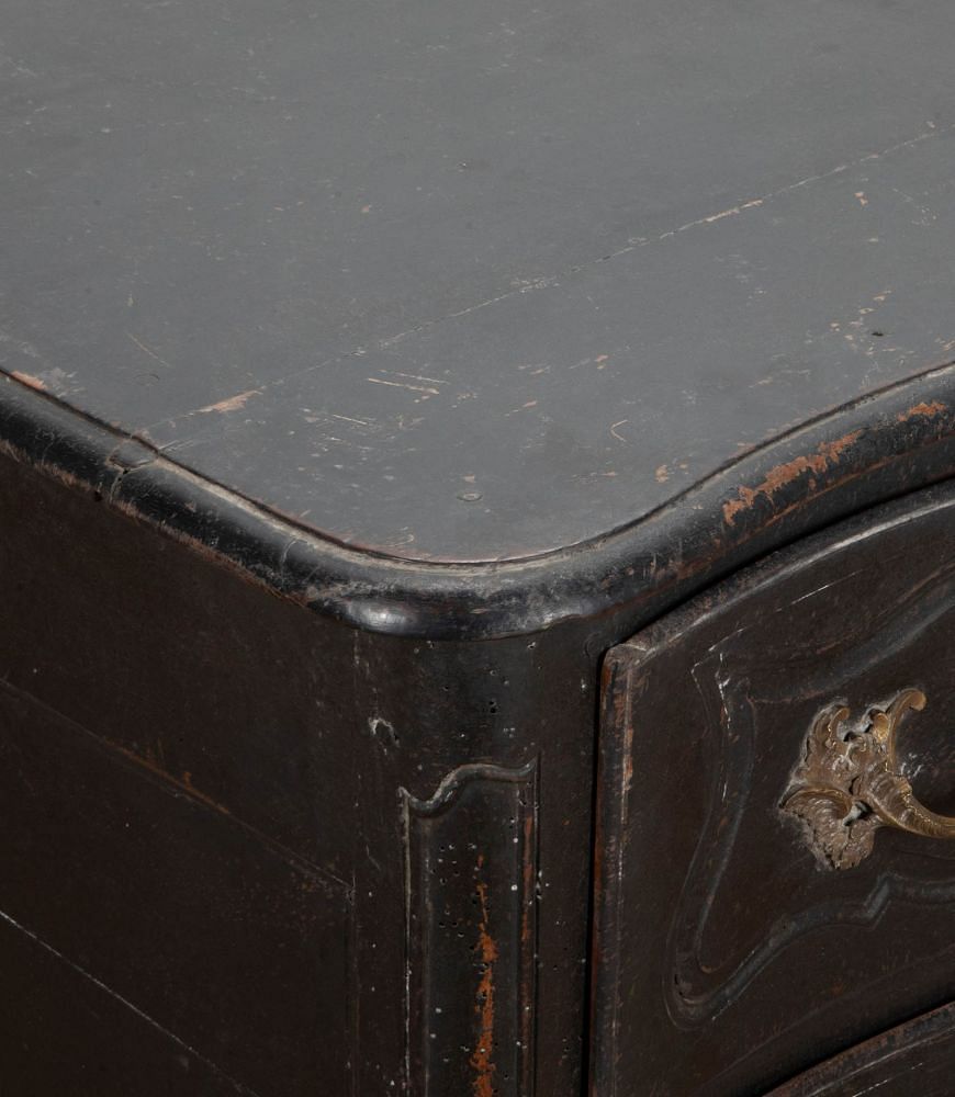 18th Century French Painted Oak Commode CC5641447