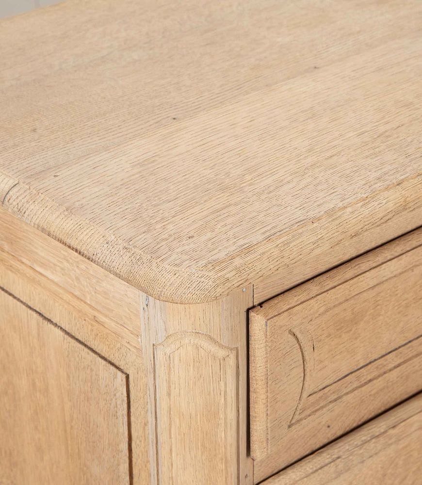 Small Early 20th Century French Scrubbed Oak Chest of Drawers CC8543029
