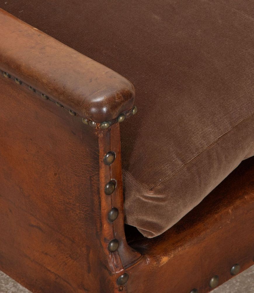 Single 1920s French Petite Club Chair CH1542068