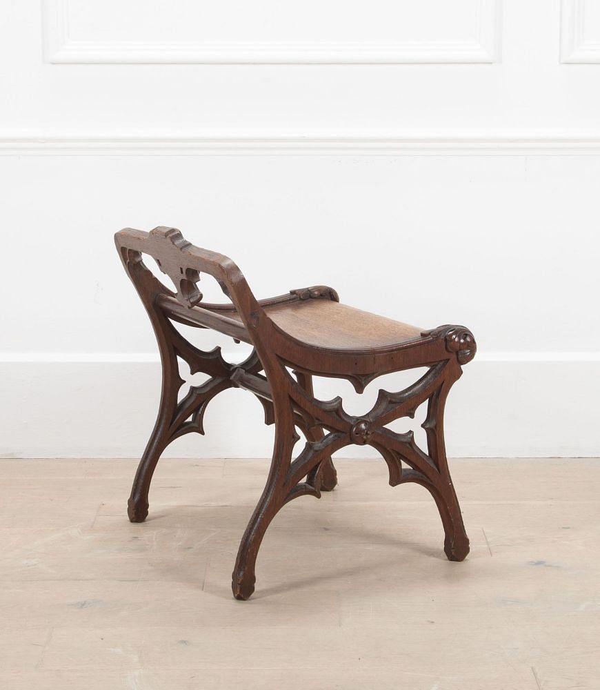 English 19th Century Gothic Oak Low Chair CH2937599