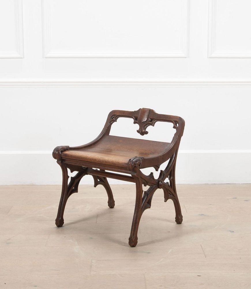 English 19th Century Gothic Oak Low Chair CH2937599