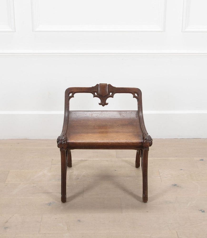 English 19th Century Gothic Oak Low Chair CH2937599