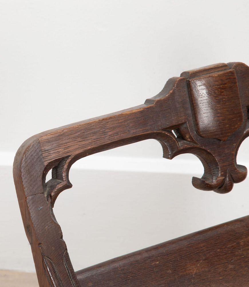 English 19th Century Gothic Oak Low Chair CH2937599