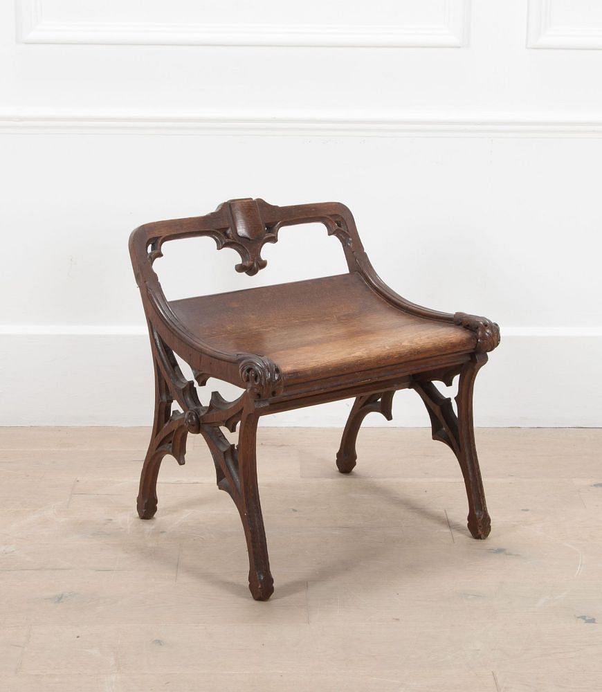 English 19th Century Gothic Oak Low Chair CH2937599