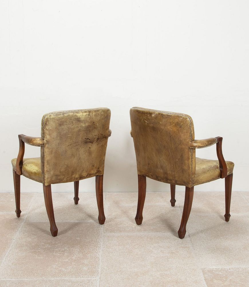 Pair of Late 19th Century English Leather Library Chairs CH4141934
