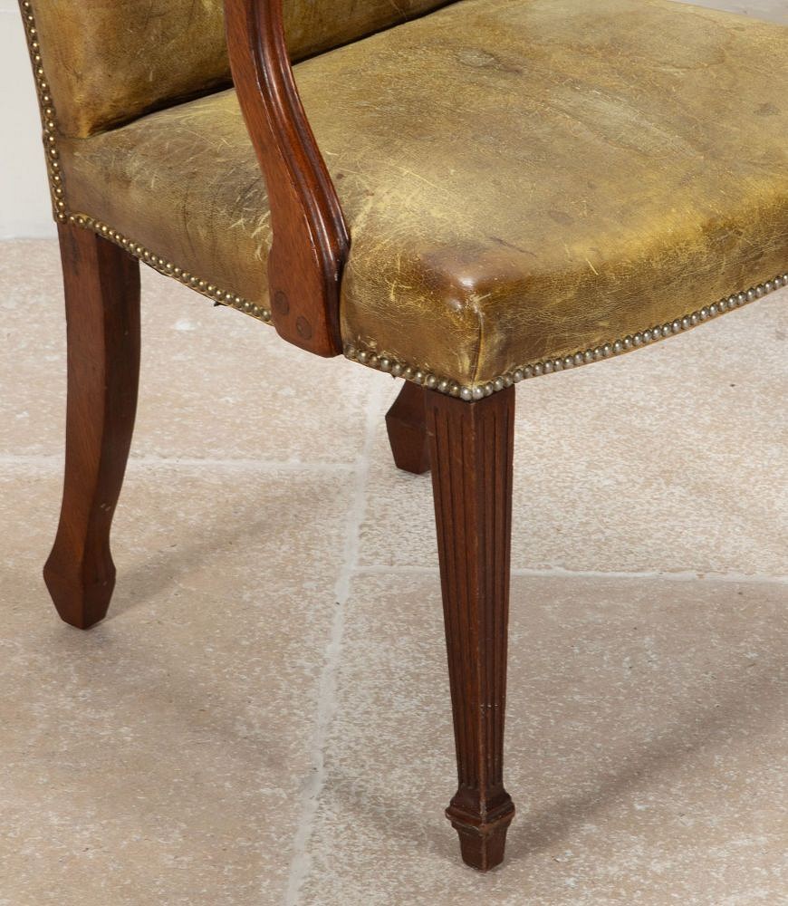 Pair of Late 19th Century English Leather Library Chairs CH4141934